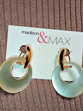 Vintage Madison & Max Green & Gold Hoop Drop Earrings NWT